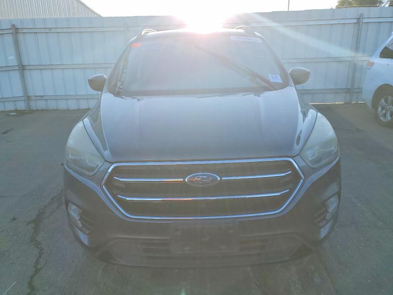 Photo 5 from auction – 2017 FORD ESCAPE SE with VIN 1FMCU0GD4HUE09581