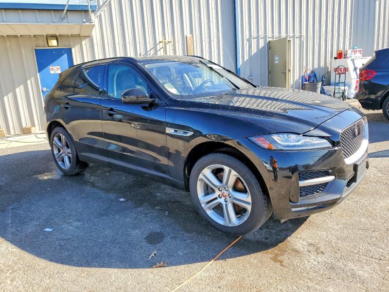 Photo 4 from auction – 2017 JAGUAR F-PACE R - with VIN SADCL2BV9HA058207