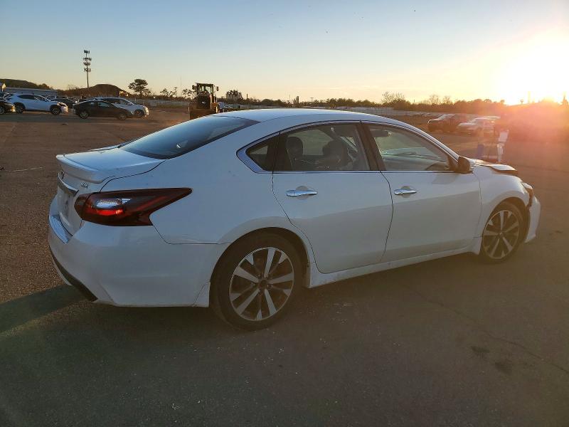 Photo 3 from auction – 2017 NISS ALTIMA with VIN 1N4AL3AP7HC259822