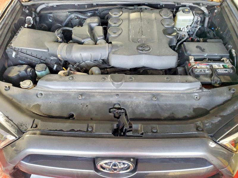 Photo 12 from auction – 2018 TOYOTA 4RUNNER SR with VIN JTEBU5JR3J5529367