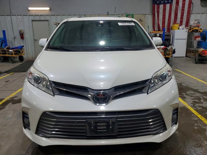 Photo 5 from auction – 2018 TOYOTA SIENNA XLE with VIN 5TDDZ3DC9JS194667