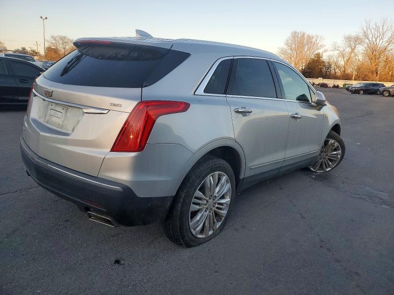 Photo 3 from auction – 2019 CADILLAC XT5 with VIN 1GYKNFRSXKZ260738