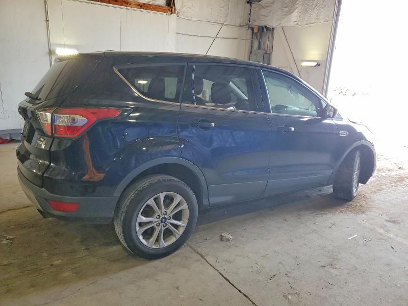 Photo 3 from auction – 2017 FORD ESCAPE SE with VIN 1FMCU9GD0HUB58692