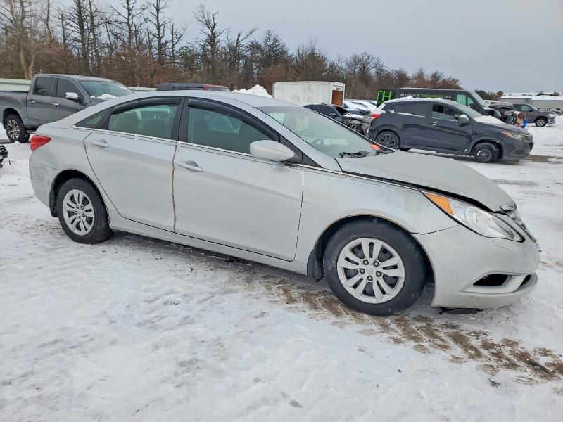 Photo 4 from auction – 2012 HYUNDAI SONATA with VIN 5NPEB4AC8CH432262