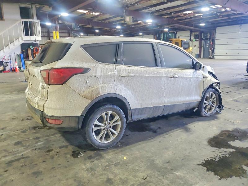 Photo 3 from auction – 2019 FORD ESCAPE with VIN 1FMCU9GD1KUA67860
