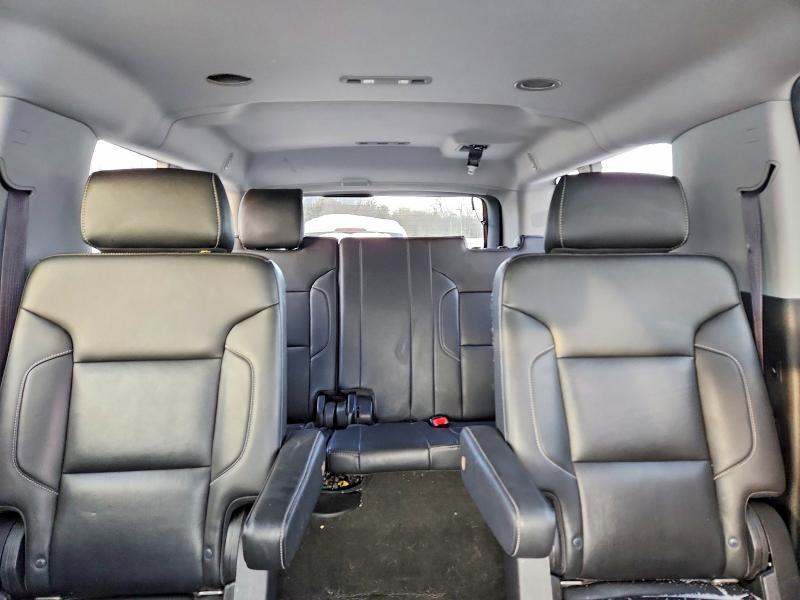 Photo 10 from auction – 2017 CHEVROLET SUBURBAN K with VIN 1GNSKHKC2HR333517
