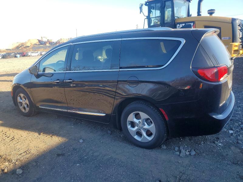 Photo 2 from auction – 2017 CHRYSLER PACIFICA T with VIN 2C4RC1EG1HR634428