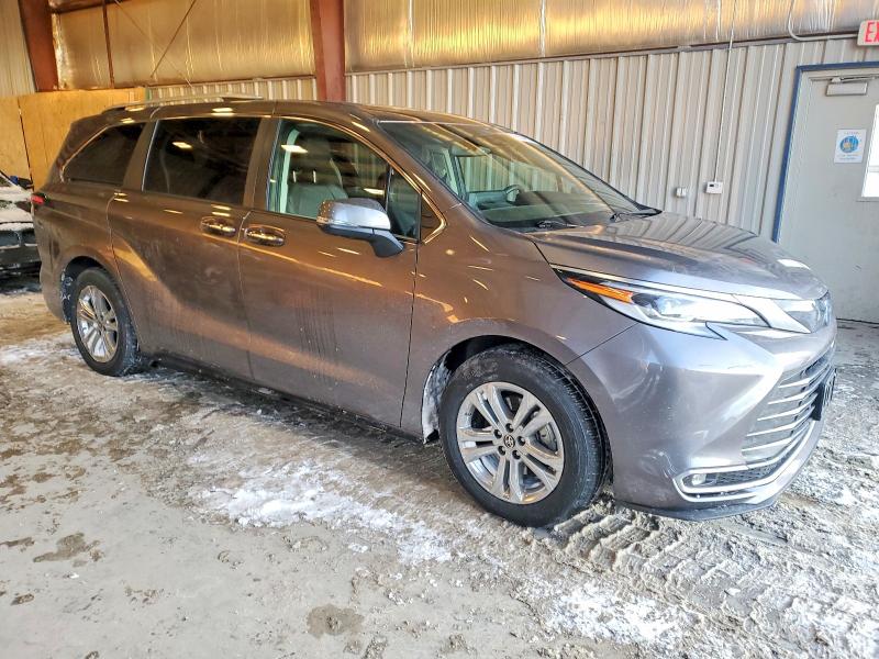 Photo 4 from auction – 2023 TOYOTA SIENNA LIM with VIN 5TDESKFC6PS080683