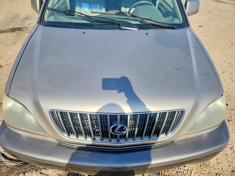 Photo 11 from auction – 2000 LEXUS RX 300 with VIN JT6GF10UXY0061218