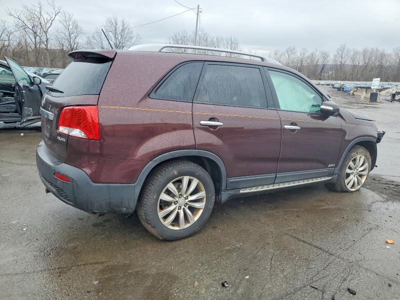 Photo 3 from auction – 2011 KIA SORENTO EX with VIN 5XYKUDA29BG063597