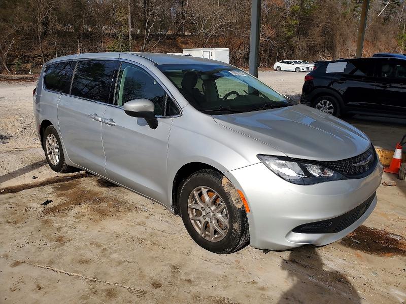 Photo 4 from auction – 2023 CHRYSLER VOYAGER with VIN 2C4RC1CG7PR550213