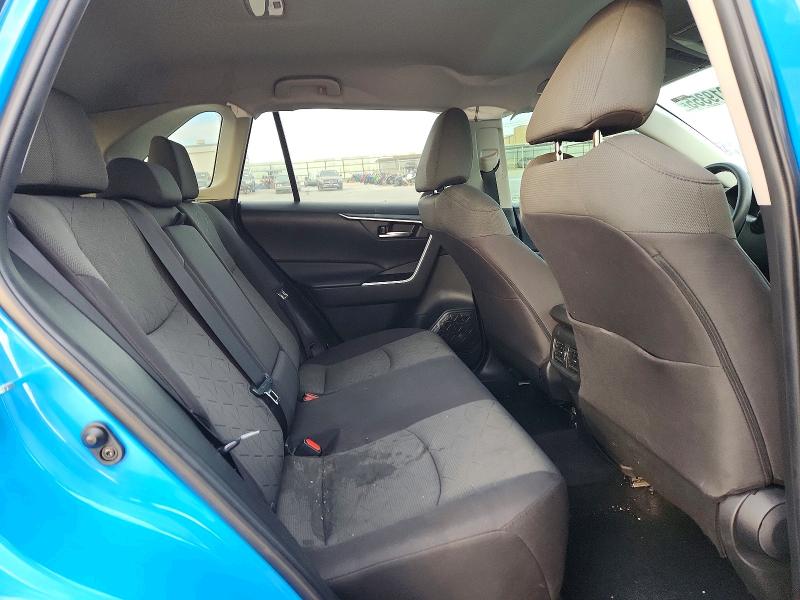Photo 10 from auction – 2021 TOYOTA RAV4 XLE with VIN 2T3W1RFV2MW154855