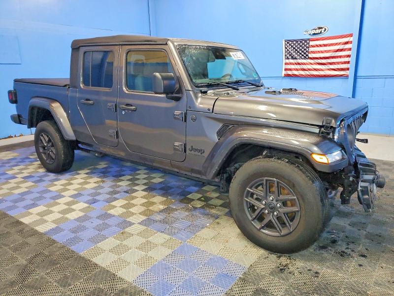 Photo 4 from auction – 2024 JEEP GLADIATOR with VIN 1C6HJTAG1RL112967