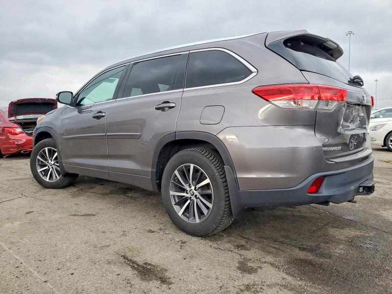 Photo 2 from auction – 2017 TOYOTA HIGHLANDER with VIN 5TDJZRFH8HS437409