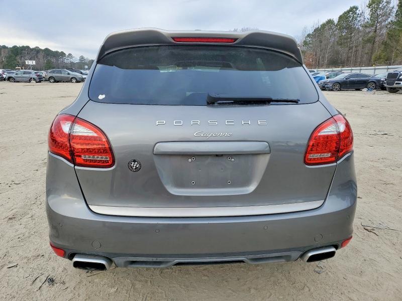 Photo 6 from auction – 2014 PORSCHE CAYENNE with VIN WP1AF2A21ELA41742