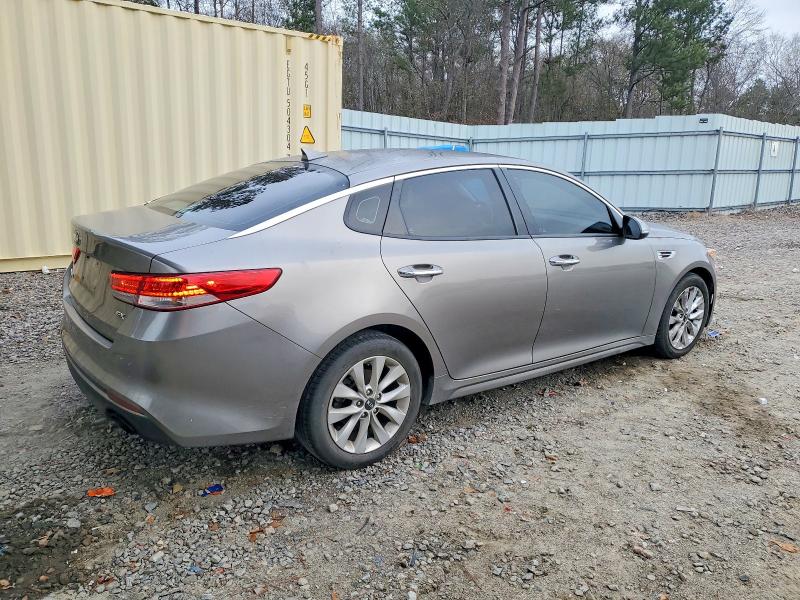 Photo 3 from auction – 2016 KIA OPTIMA EX with VIN 5XXGU4L34GG053065
