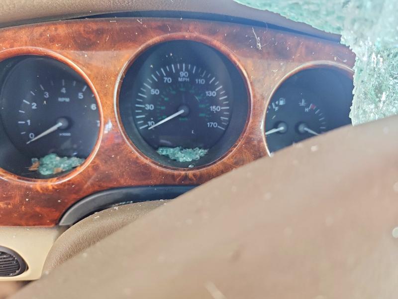 Photo 9 from auction – 2002 JAGUAR XJ8 with VIN SAJDA14C32LF44541