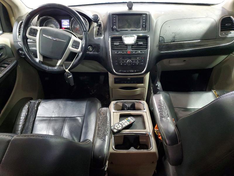 Photo 8 from auction – 2015 CHRYSLER TOWN & COU with VIN 2C4RC1CG4FR547381