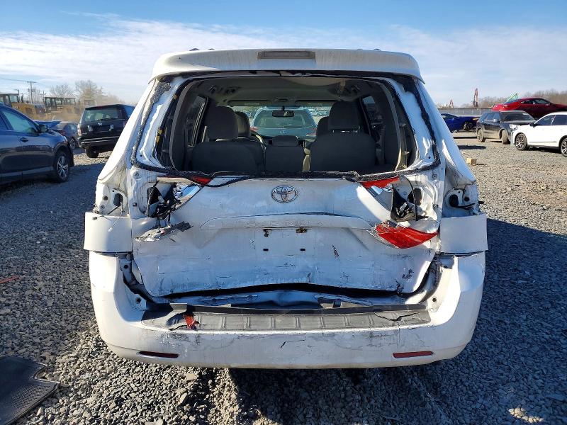 Фото 6 с аукциона – 2012 TOYOTA SIENNA LE с VIN 5TDKK3DC4CS206366