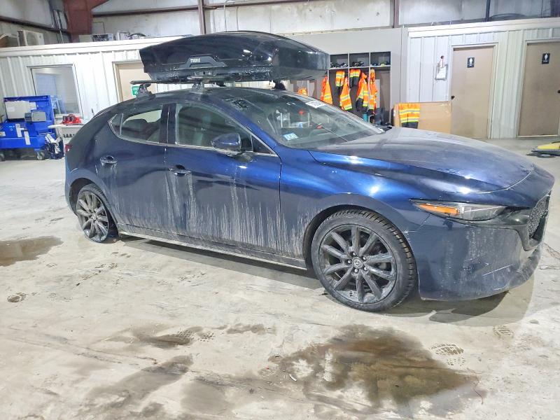Photo 4 from auction – 2020 MAZDA 3 PREMIUM with VIN JM1BPBNM7L1156241