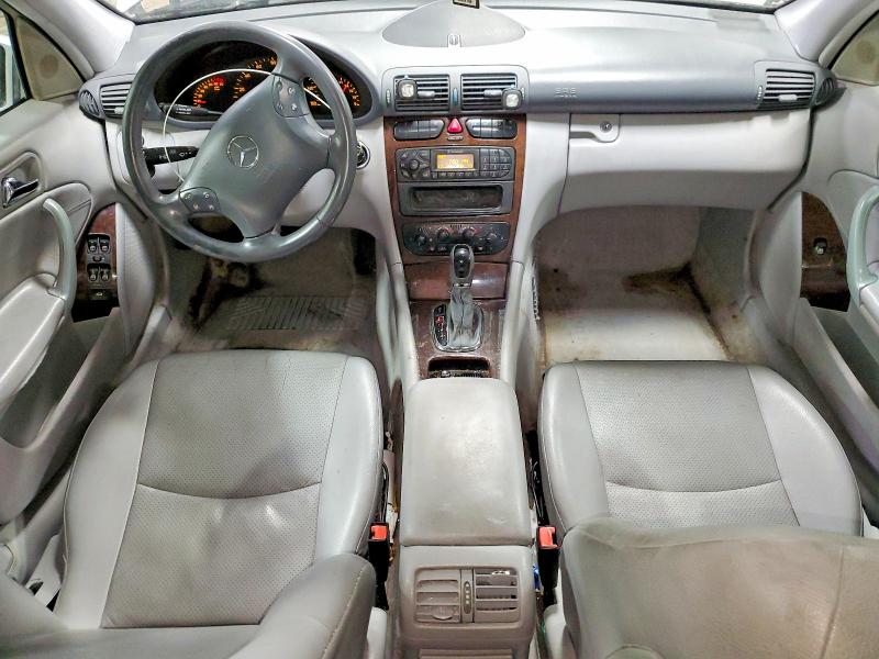 Photo 8 from auction – 2002 MERCEDES-BENZ C with VIN WDBRF61J72F154770