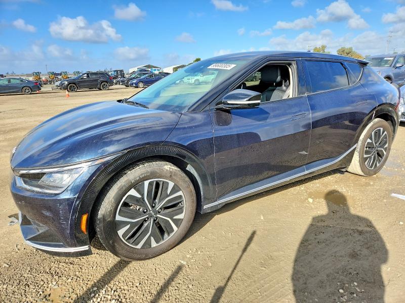 KIA EV6 LIGHT 2022 مع رقم تعريف المركبة KNDC34LA7N5066037 - صورة من المزاد