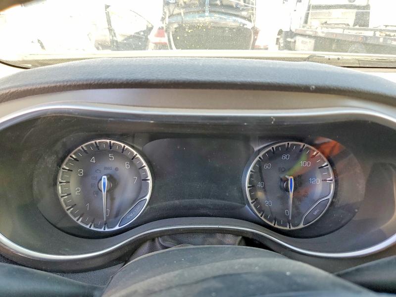 Photo 9 from auction – 2019 CHRYSLER PACIFICA with VIN 2C4RC1GG5KR588154