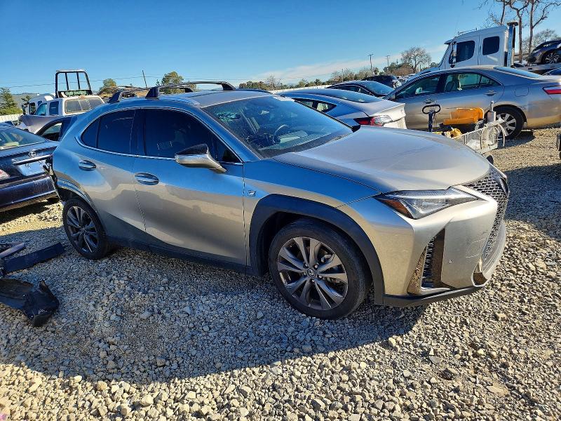 Photo 4 from auction – 2020 LEXUS UX 200 with VIN JTHR3JBH4L2027006