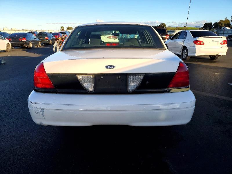 Photo 6 from auction – 2005 FORD CROWN VICT with VIN 2FAFP71W65X157290