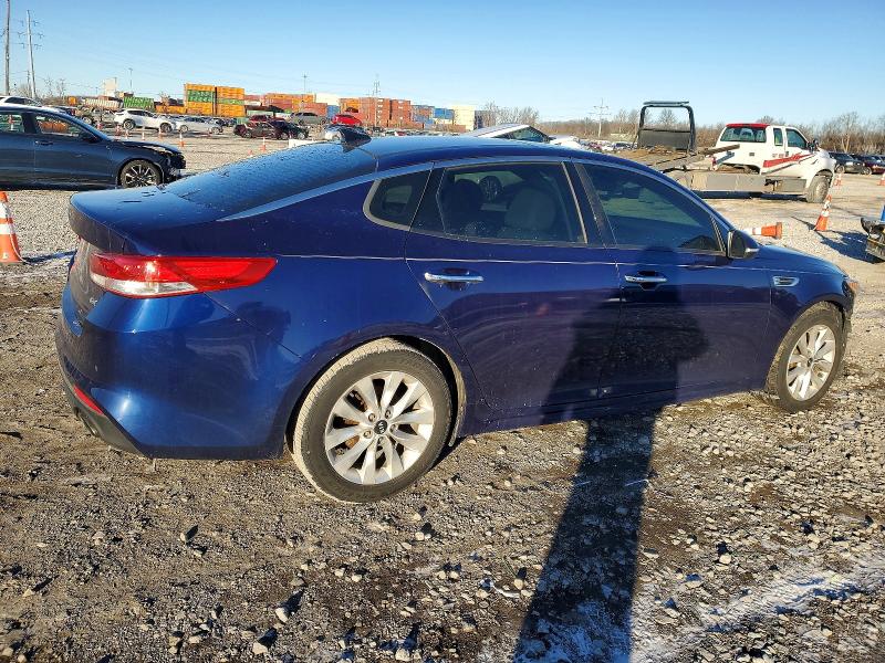 Photo 3 from auction – 2016 KIA OPTIMA EX with VIN 5XXGU4L31GG032819