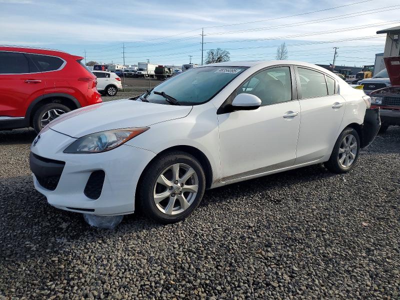 MAZDA 3 I 2011 مع رقم تعريف المركبة JM1BL1VF7B1499105 - صورة من المزاد