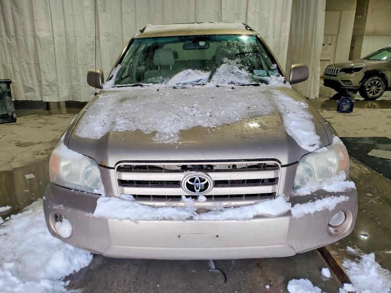 Photo 5 from auction – 2004 TOYOTA HIGHLANDER with VIN JTEEP21A740002253