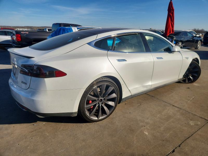 Photo 3 from auction – 2014 TESLA MODEL S with VIN 5YJSA1H25EFP64209