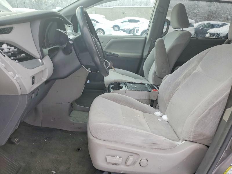 Photo 7 from auction – 2017 TOYOTA SIENNA with VIN 5TDKZ3DC6HS797691