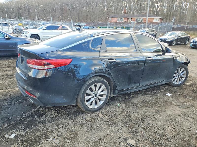 Photo 3 from auction – 2018 KIA OPTIMA with VIN 5XXGT4L37JG272922
