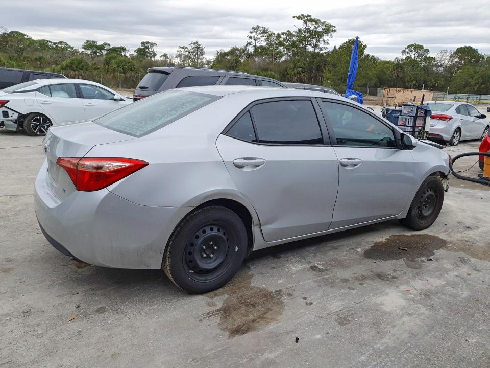 Photo 3 from auction – 2018 TOYOTA COROLLA L with VIN 2T1BURHE9JC031322