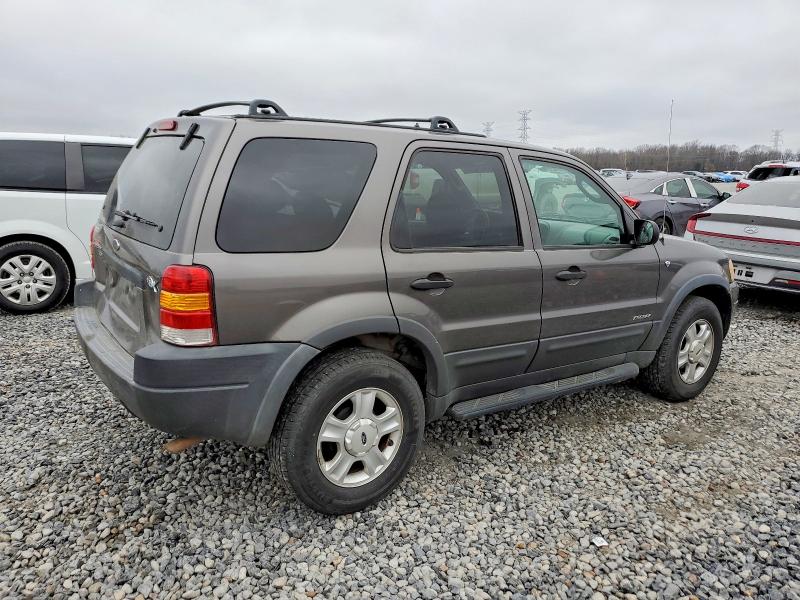 Photo 3 from auction – 2002 FORD ESCAPE XLT with VIN 1FMYU03102KD68564