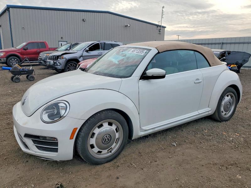 VOLKSWAGEN BEETLE 2018 with VIN 3VW5DAAT0JM504472 - Photo from auction