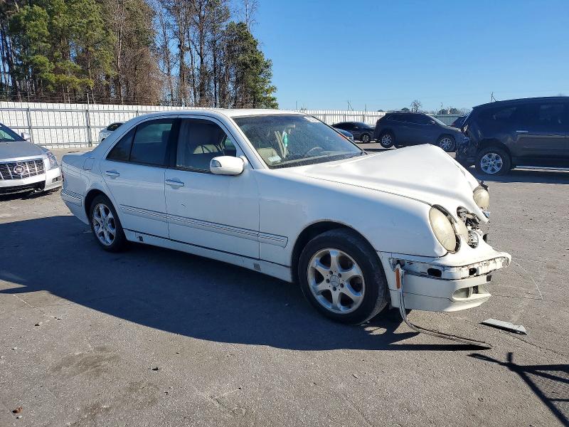 Photo 4 from auction – 2002 MERCEDES-BENZ E 320 with VIN WDBJF65J82B426855