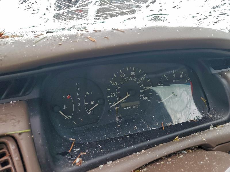 Photo 9 from auction – 2001 TOYOTA CAMRY LE with VIN 4T1BF28K11U970048