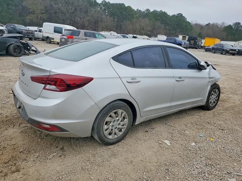 Photo 3 from auction – 2019 HYUNDAI ELANTRA SE with VIN 5NPD74LF8KH488494
