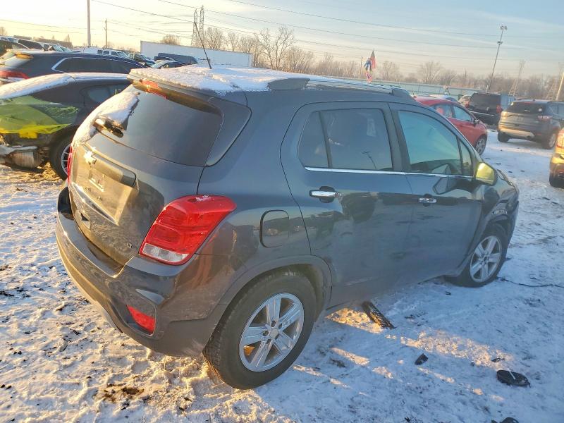 Photo 3 from auction – 2017 CHEVROLET TRAX with VIN 3GNCJLSB8HL288057