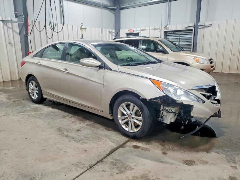 Photo 4 from auction – 2011 HYUNDAI SONATA with VIN 5NPEB4AC0BH206859