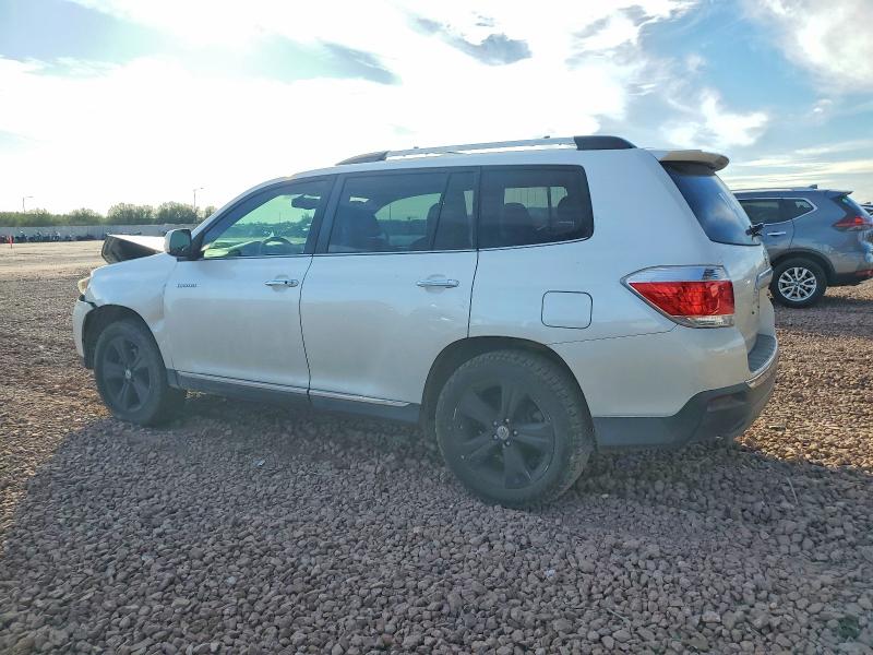 Photo 2 from auction – 2013 TOYOTA HIGHLANDER with VIN 5TDYK3EH7DS113752