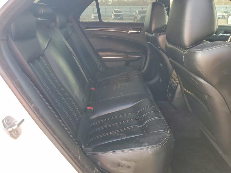 Photo 10 from auction – 2018 CHRYSLER 300 S with VIN 2C3CCAGG5JH267794