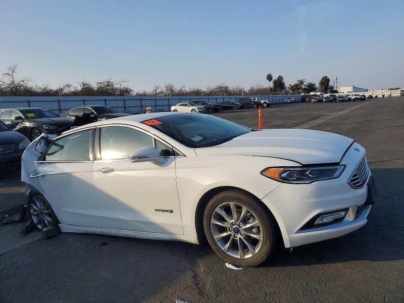 Photo 4 from auction – 2017 FORD FUSION with VIN 3FA6P0LU5HR409312