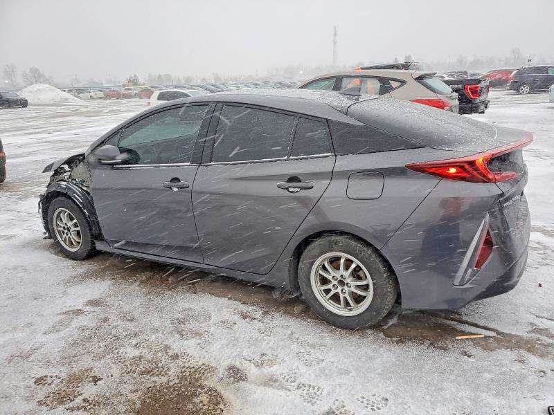 Photo 2 from auction – 2018 TOYOTA PRIUS PRIM with VIN JTDKARFP4J3069675