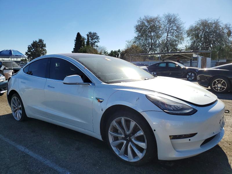 Photo 4 from auction – 2018 TESLA MODEL 3 with VIN 5YJ3E1EAXJF025044
