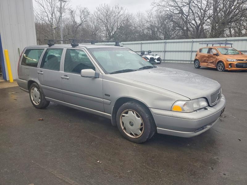 Photo 4 from auction – 1998 VOLVO V70 with VIN YV1LW5541W2464068