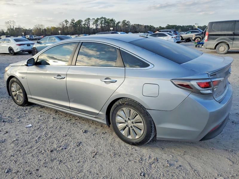 Photo 2 from auction – 2016 HYUNDAI SONATA with VIN KMHE24L1XGA016945